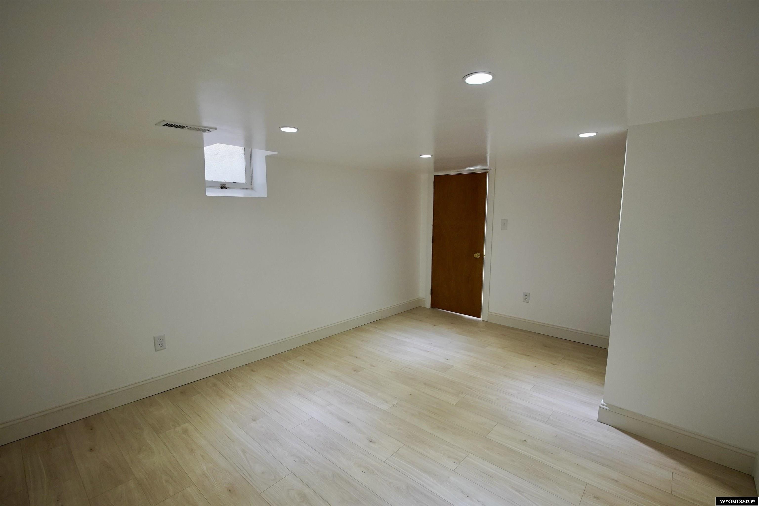 620 North 6th Street Douglas, WY 82633 - Photo 12 of 22