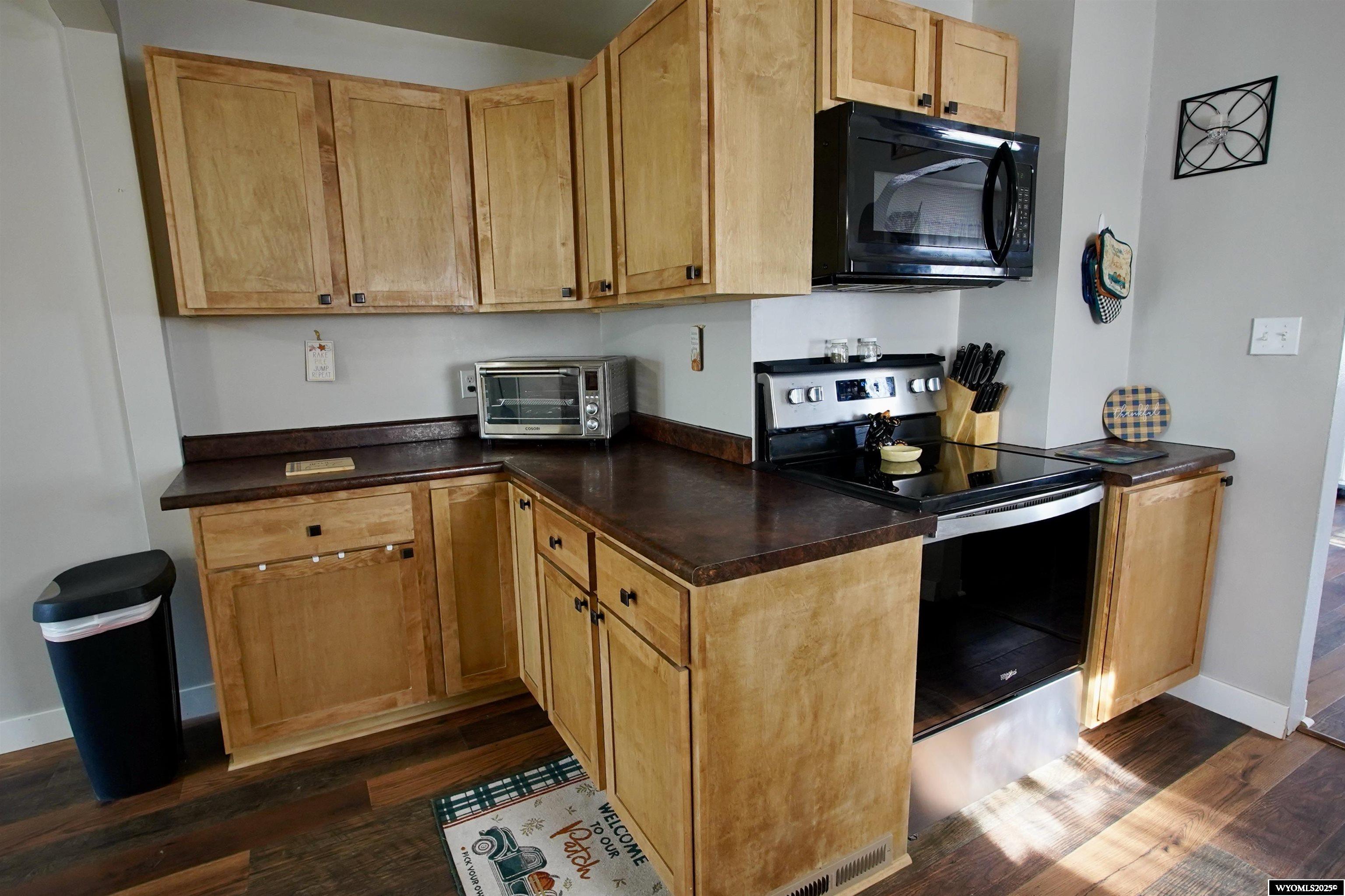 620 North 6th Street Douglas, WY 82633 - Photo 3 of 22