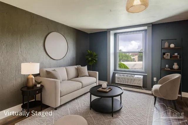 $144,900 | 224 East Garden Street, Unit 353, Pensacola, FL 32502