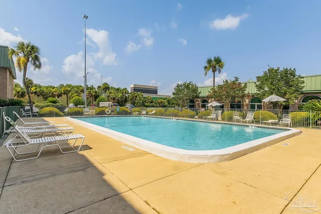 $144,900 | 224 East Garden Street, Unit 353, Pensacola, FL 32502