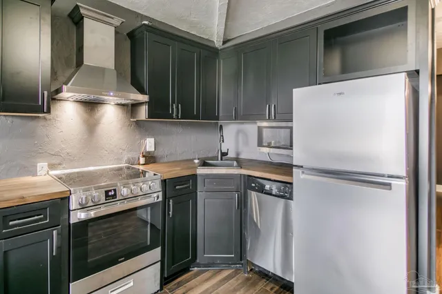 $144,900 | 224 East Garden Street, Unit 353, Pensacola, FL 32502