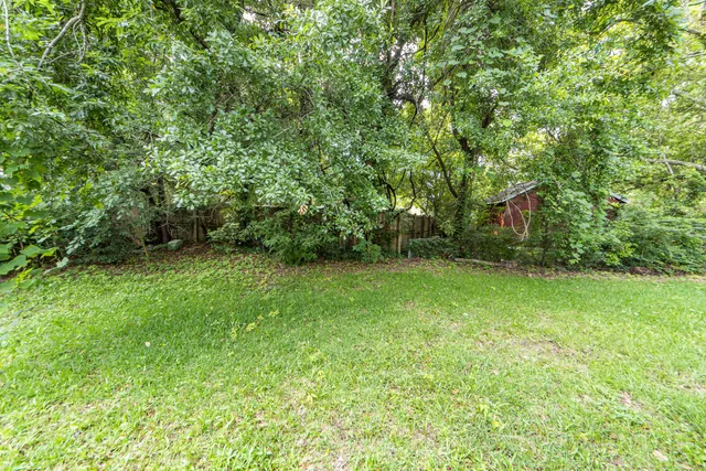 $2,050 | 1303 Mathis Ferry Road, Mount Pleasant, SC 29464