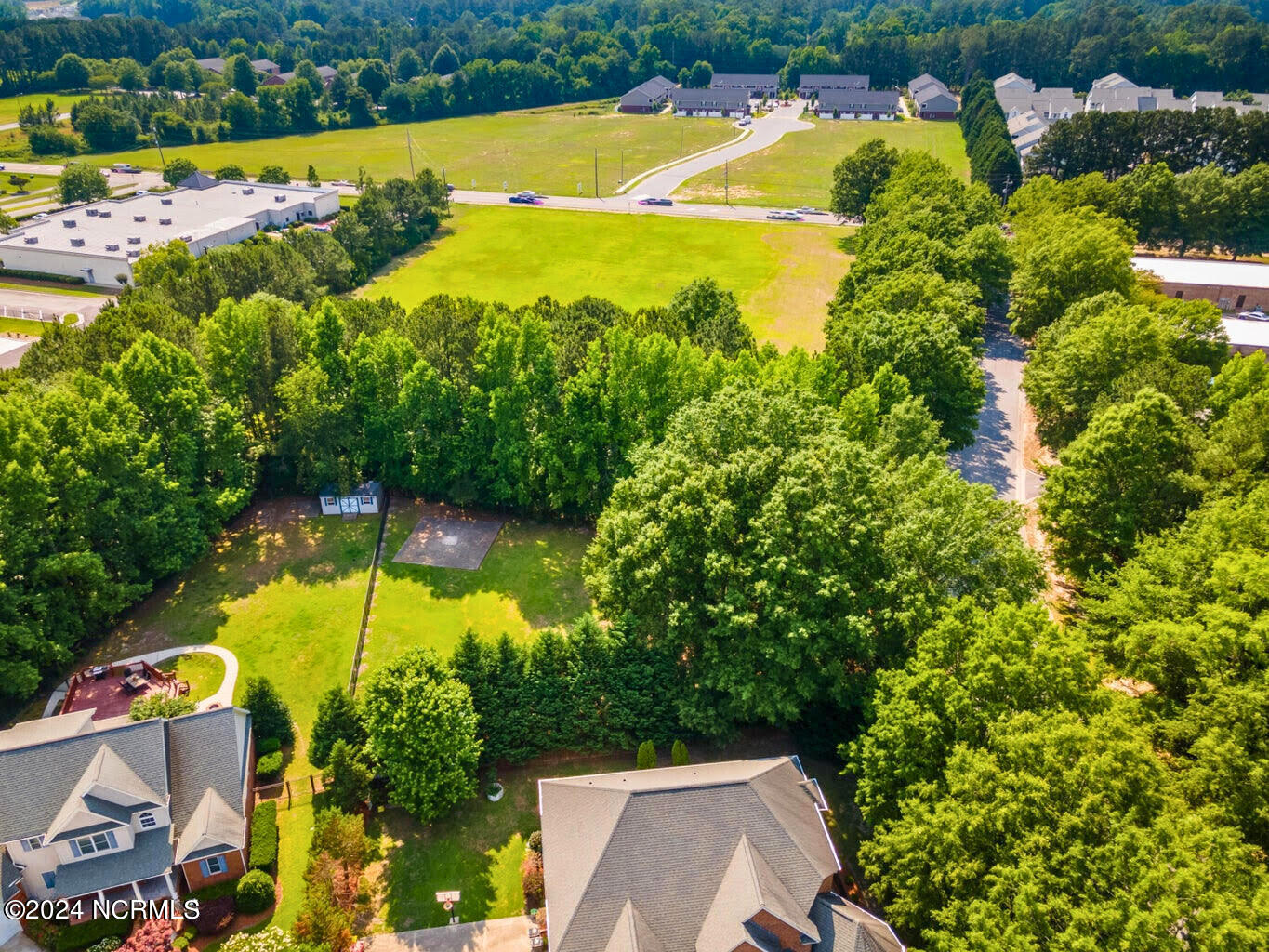 100 Caversham Road Greenville, NC 27858 - Photo 5 of 9 4