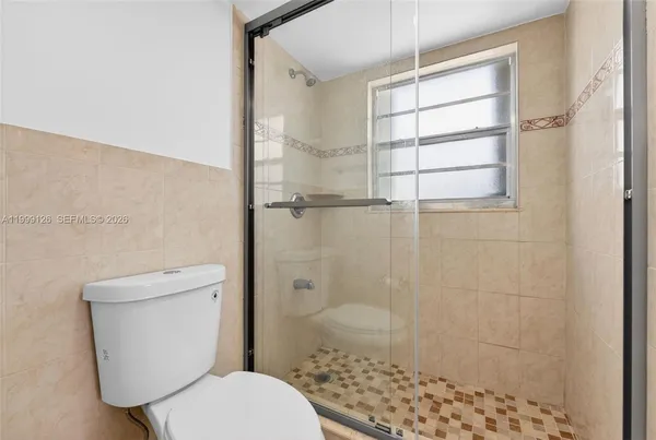 $2,550 | 8250 Byron Avenue, Unit 404, Miami Beach, FL 33141