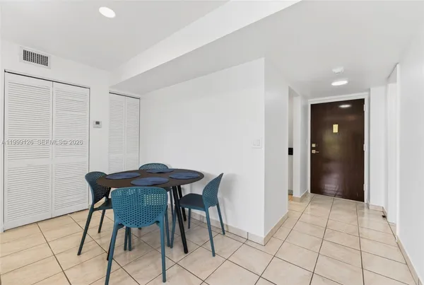 $2,550 | 8250 Byron Avenue, Unit 404, Miami Beach, FL 33141