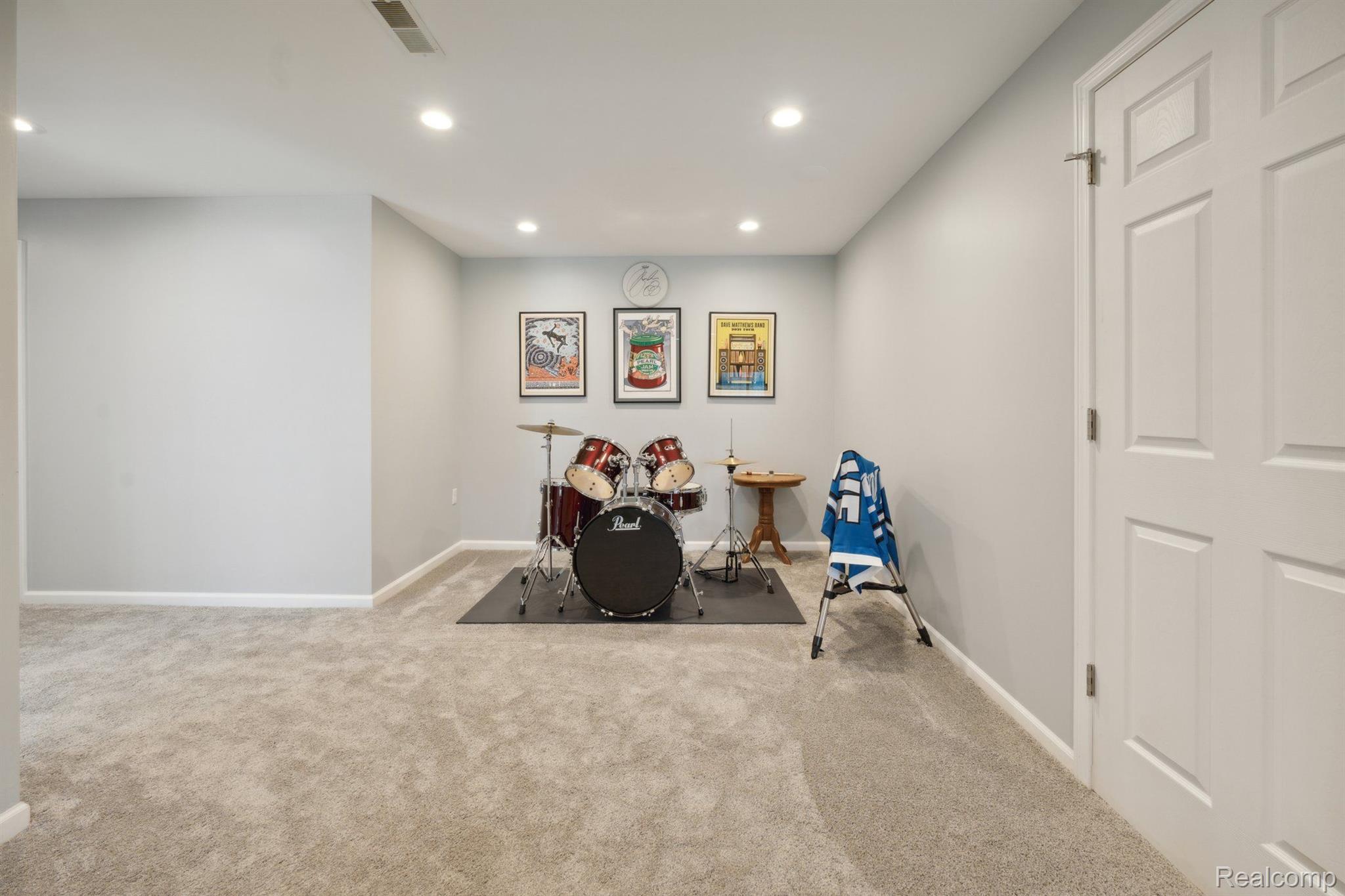 7320 Lobdell Road Linden, MI 48451 - Photo 24 of 30 Basement nook