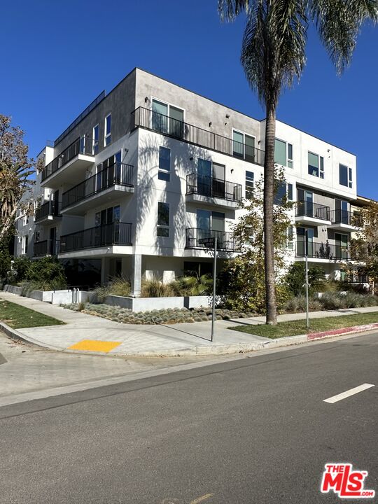 4806 Sylmar Ave Unit 102