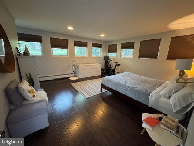 6 Branchwood Court Baltimore, MD 21208 - Photo 20 of 29 a living room with furniture and a wooden floor