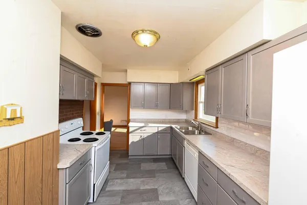 $239,000 | 230 Main Street, Green Isle, MN 55338
