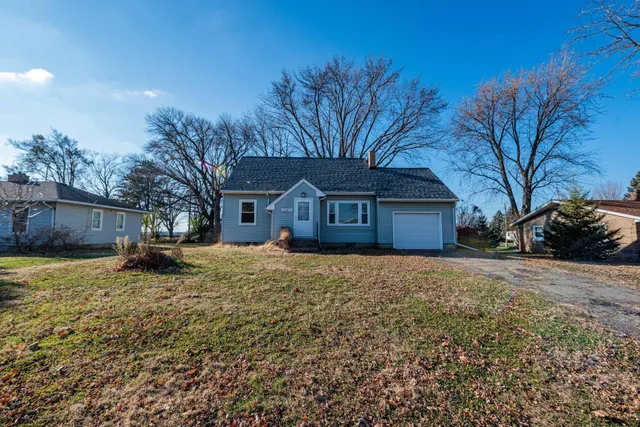 $239,000 | 230 Main Street, Green Isle, MN 55338