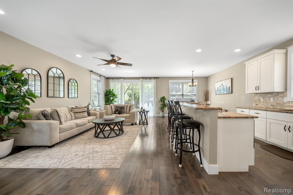3335 Chester Road Royal Oak, MI 48073 - Photo 5 of 42