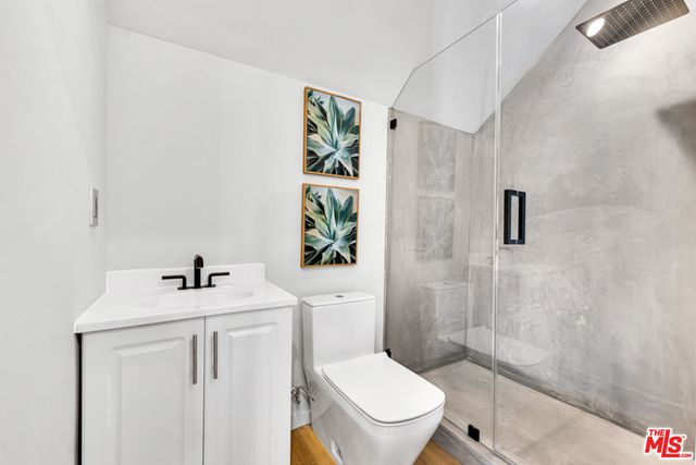 $5,900,000 | 10560 Dolcedo Way, Los Angeles, CA 90077