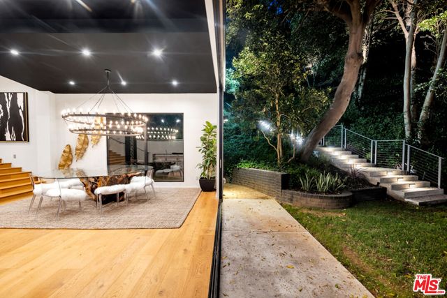 $5,900,000 | 10560 Dolcedo Way, Los Angeles, CA 90077