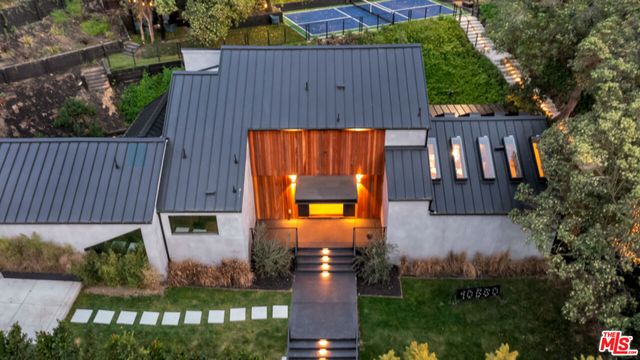 $5,900,000 | 10560 Dolcedo Way, Los Angeles, CA 90077