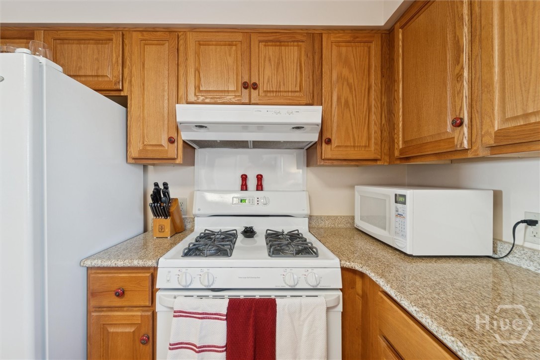12502 Apache Avenue, Unit 38 Savannah, GA 31419 - Photo 12 of 45 All appliances remain with the unit purchase.