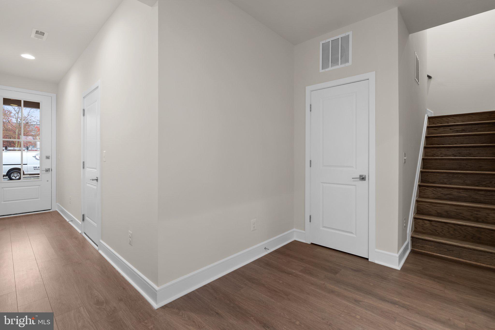 43425 Farringdon Square Ashburn, VA 20148 - Photo 2 of 35