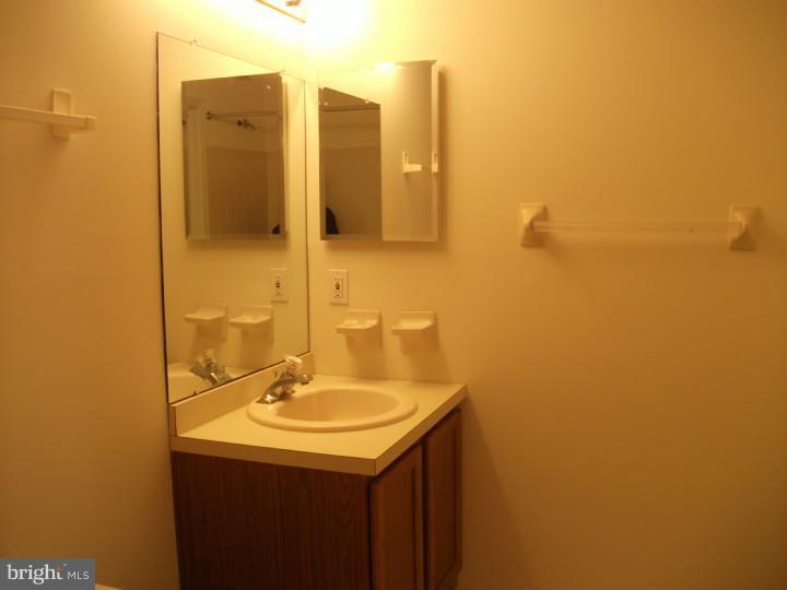 904 B Wharton Road Mount Laurel, NJ 08054 - Photo 7 of 21 Bathroom