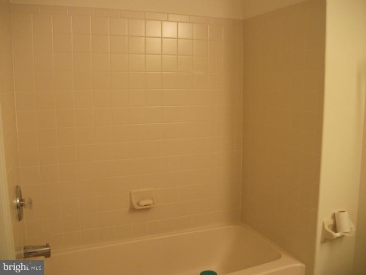 904 B Wharton Road Mount Laurel, NJ 08054 - Photo 9 of 21 Bathroom