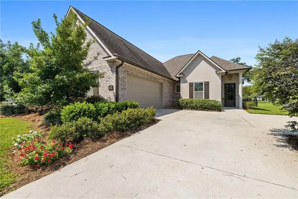 $402,000 | 23375 Noble Oak Drive, Springfield, LA 70462