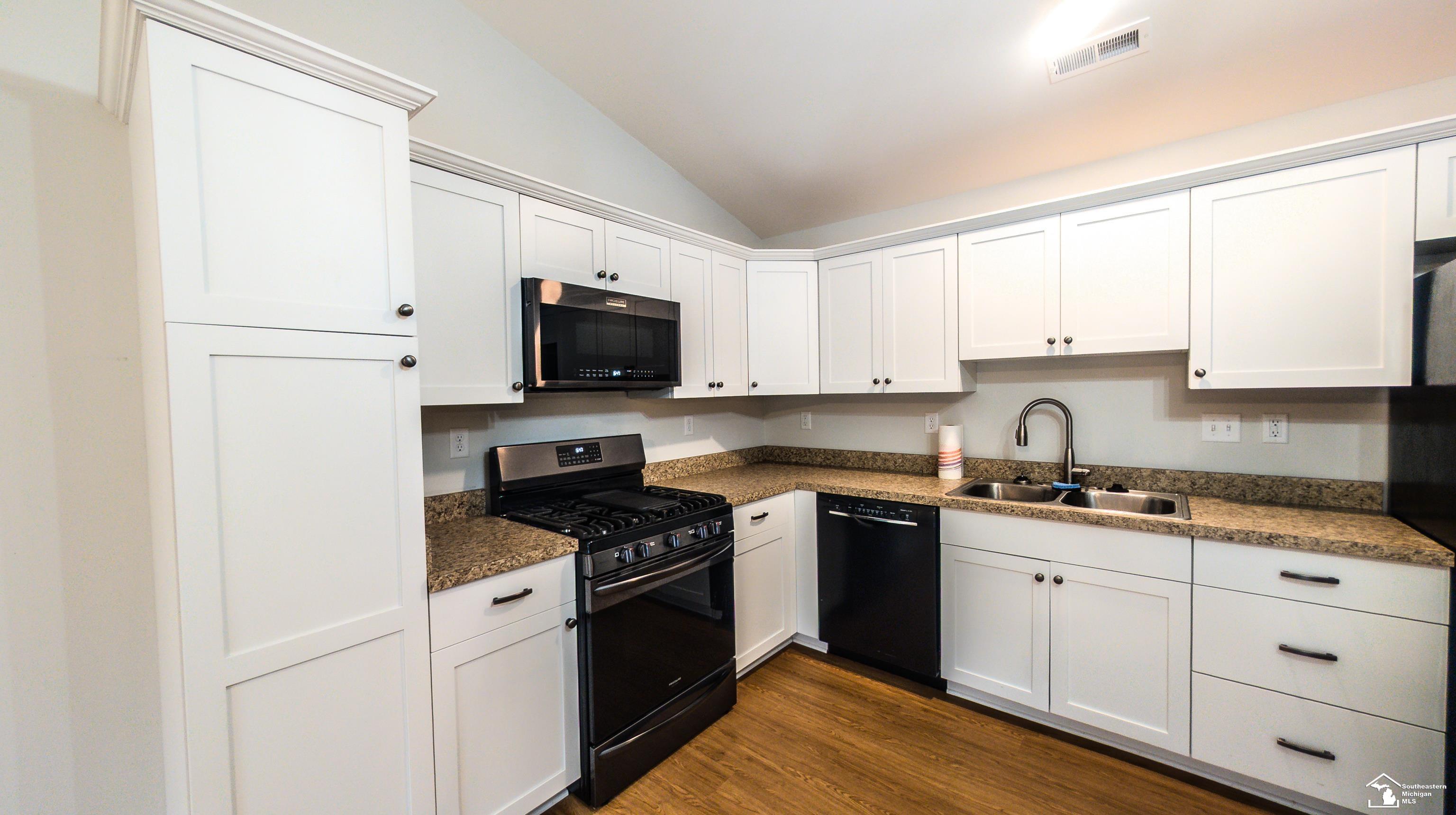 5203 Volterra Drive Monroe, MI 48161 - Photo 12 of 20 50201288-7854602b-4c39-466a-9a2e-3c61ba81c3ae.JPG