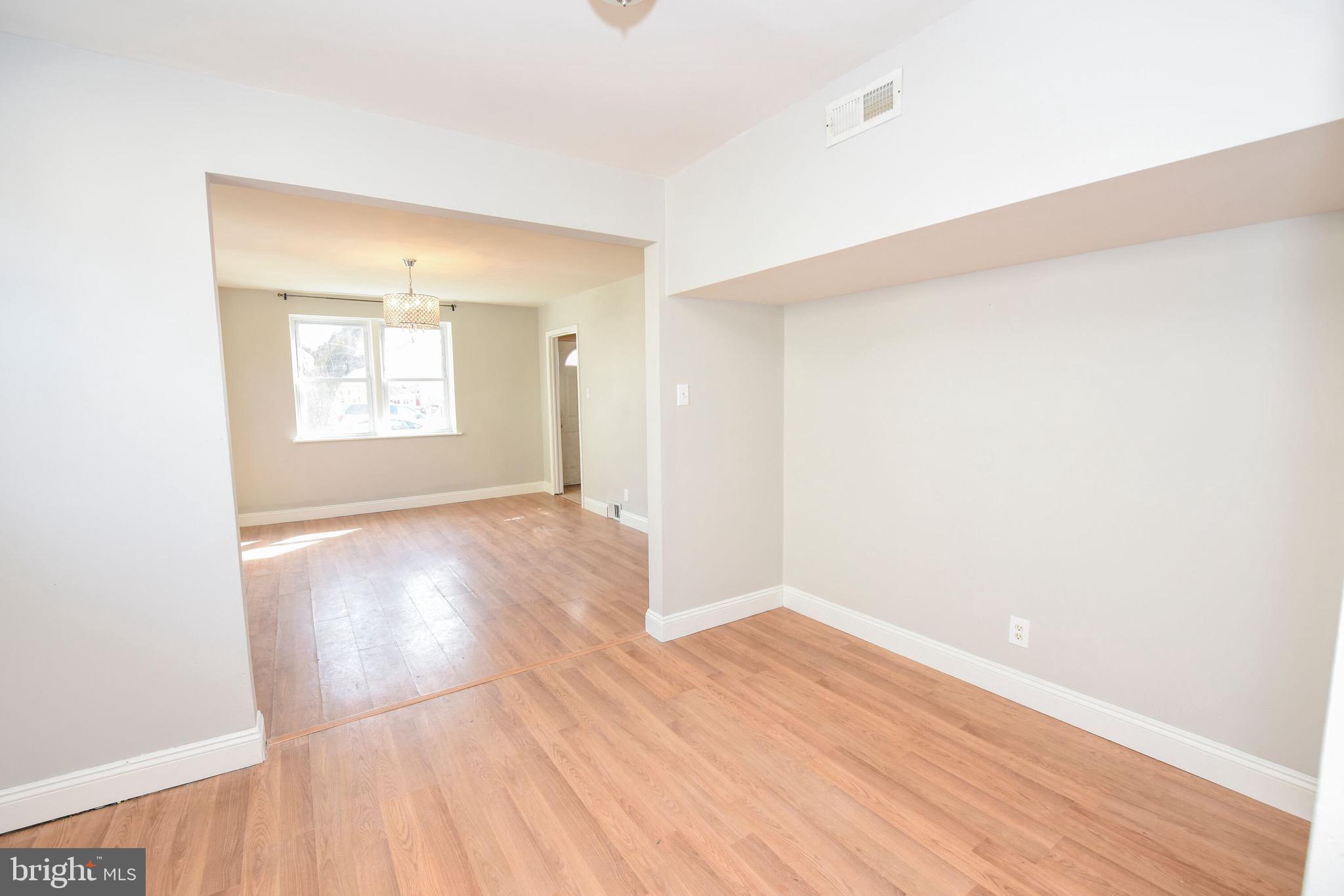 9246 Annapolis Road Philadelphia, PA 19114 - Photo 2 of 25 Gallery Image 2