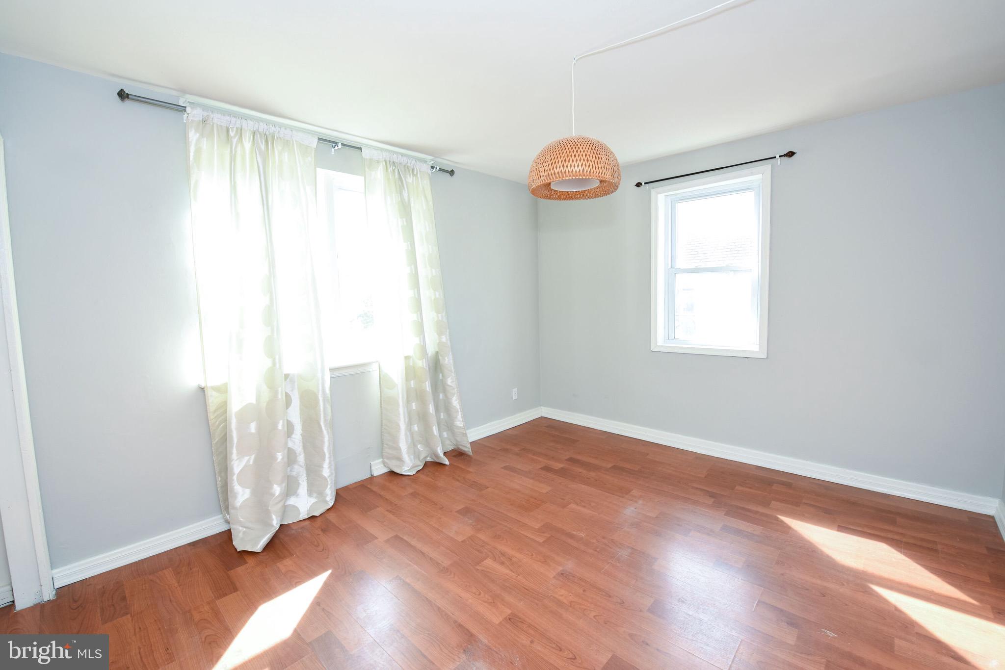 9246 Annapolis Road Philadelphia, PA 19114 - Photo 4 of 25 Gallery Image 4
