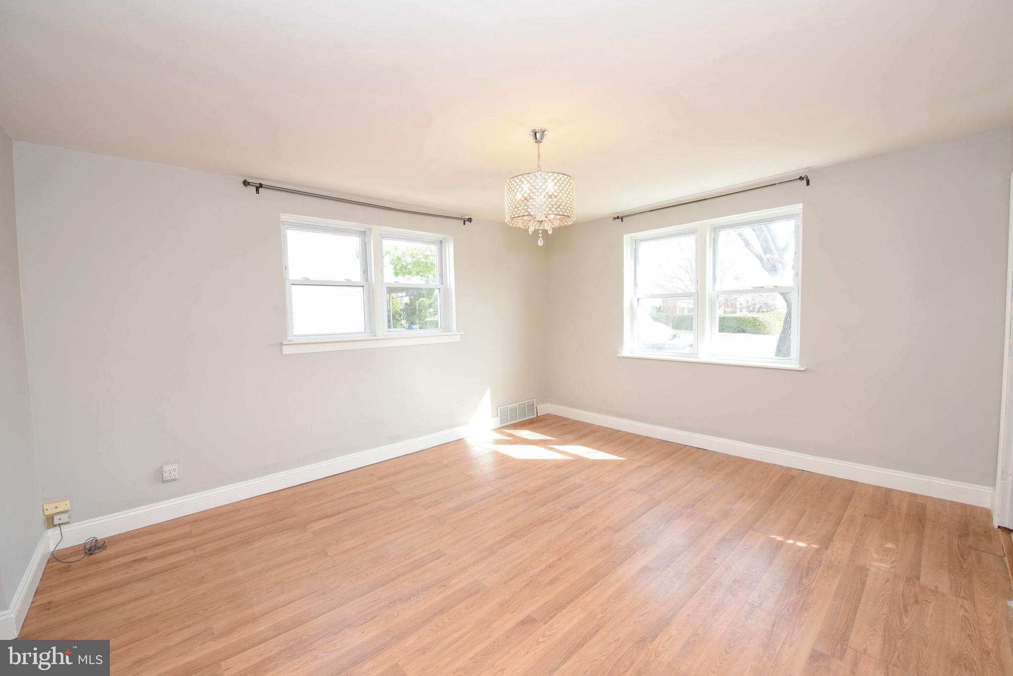 9246 Annapolis Road Philadelphia, PA 19114 - Photo 8 of 25 Gallery Image 8