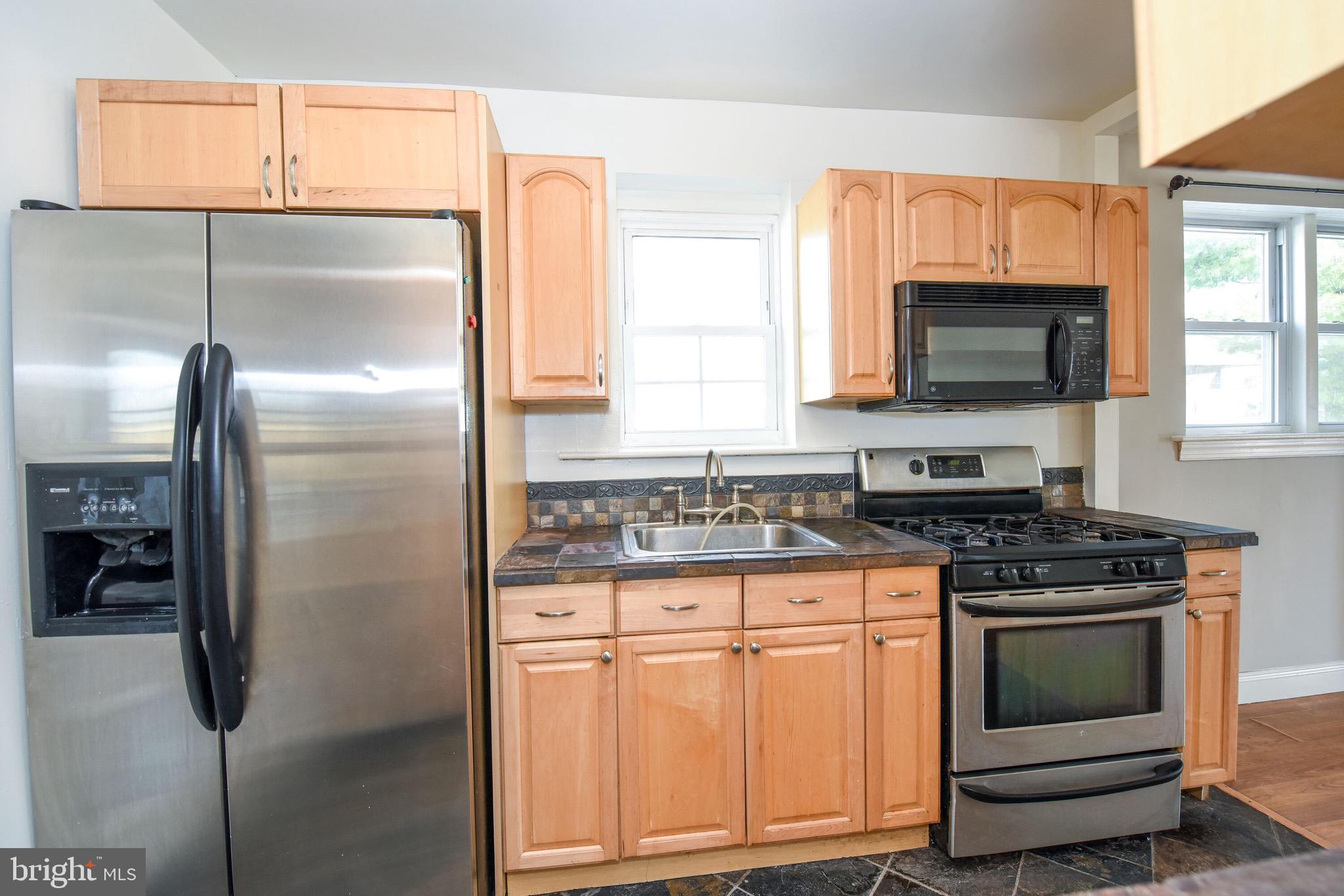 9246 Annapolis Road Philadelphia, PA 19114 - Photo 10 of 25 Gallery Image 10