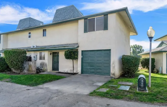 $245,000 | 4853 North Winery Circle, Unit 105, Fresno, CA 93726