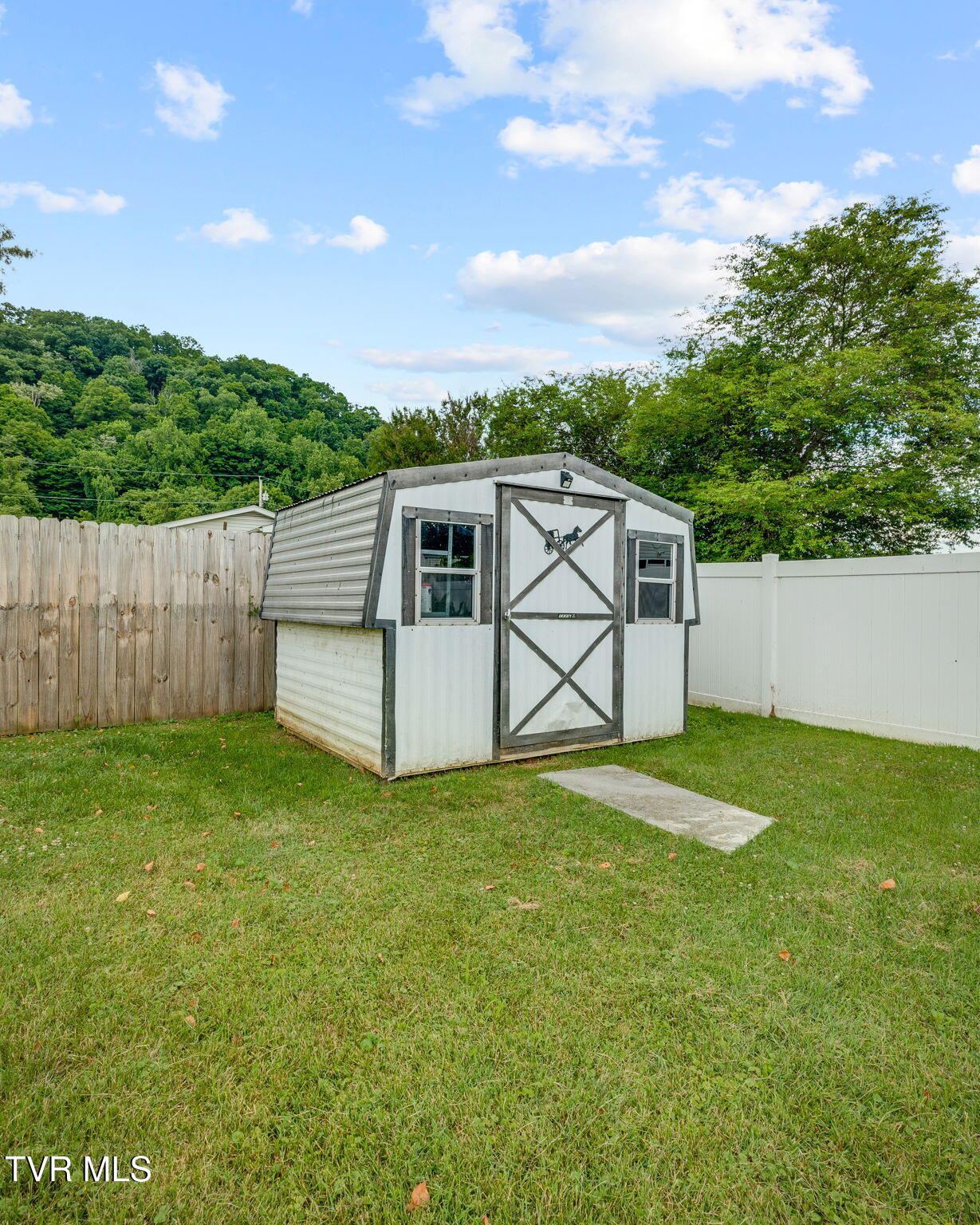 1018 Broad Street Elizabethton, TN 37643 - Photo 25 of 25 025
