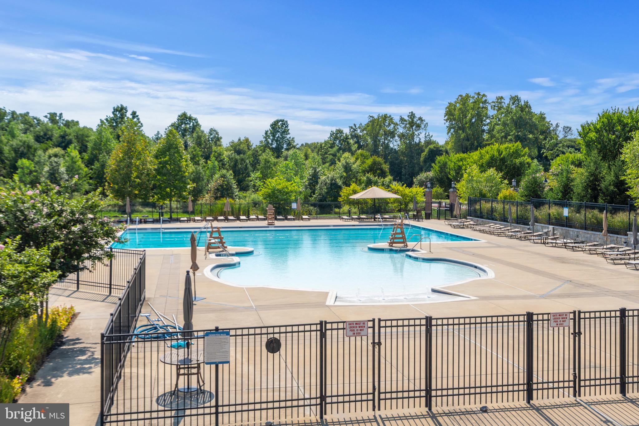 9580 Fields Road Gaithersburg, MD 20878 - Photo 46 of 58 Community Pool