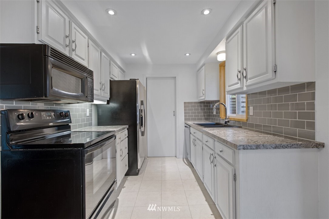 10733 District Line Road Burlington, WA 98233 - Photo 12 of 26 Gallery Image 12