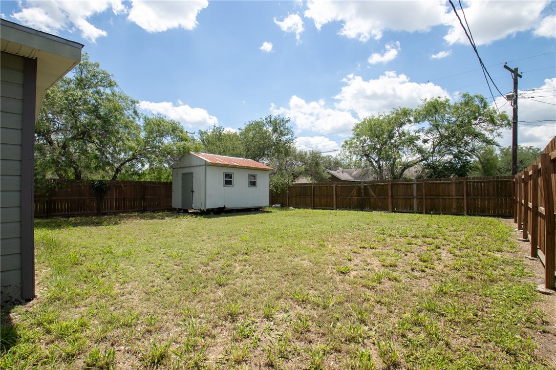920 East Lewis Street Sinton, TX 78387 - Photo 21 of 24