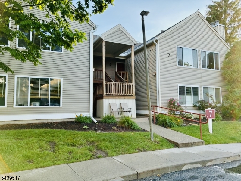 74 Falcon Ridge Way North, Unit 4 Hamburg, NJ 07419 - Photo 1 of 14