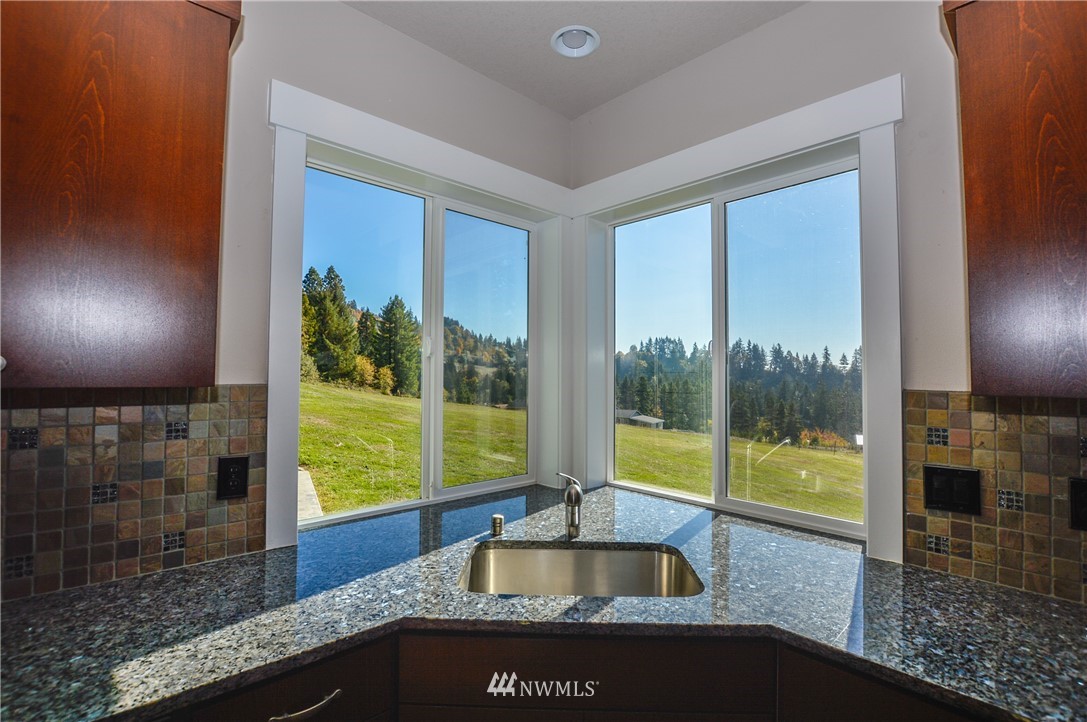 147 Jaeger Road Kalama, WA 98625 - Photo 4 of 23 Gallery Image 4