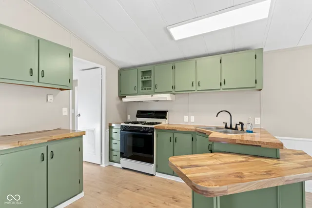 $269,900 | 928 South Bloomington Trail Road, Scottsburg, IN 47170