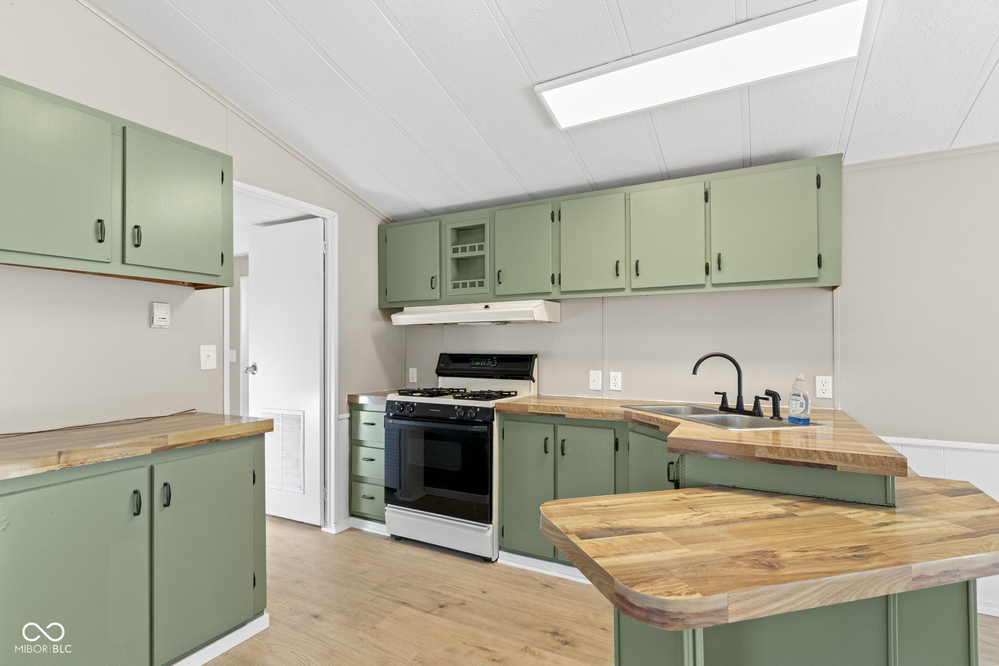 928 South Bloomington Trail Road Scottsburg, IN 47170 - Photo 13 of 37