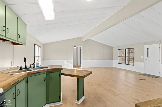 $269,900 | 928 South Bloomington Trail Road, Scottsburg, IN 47170