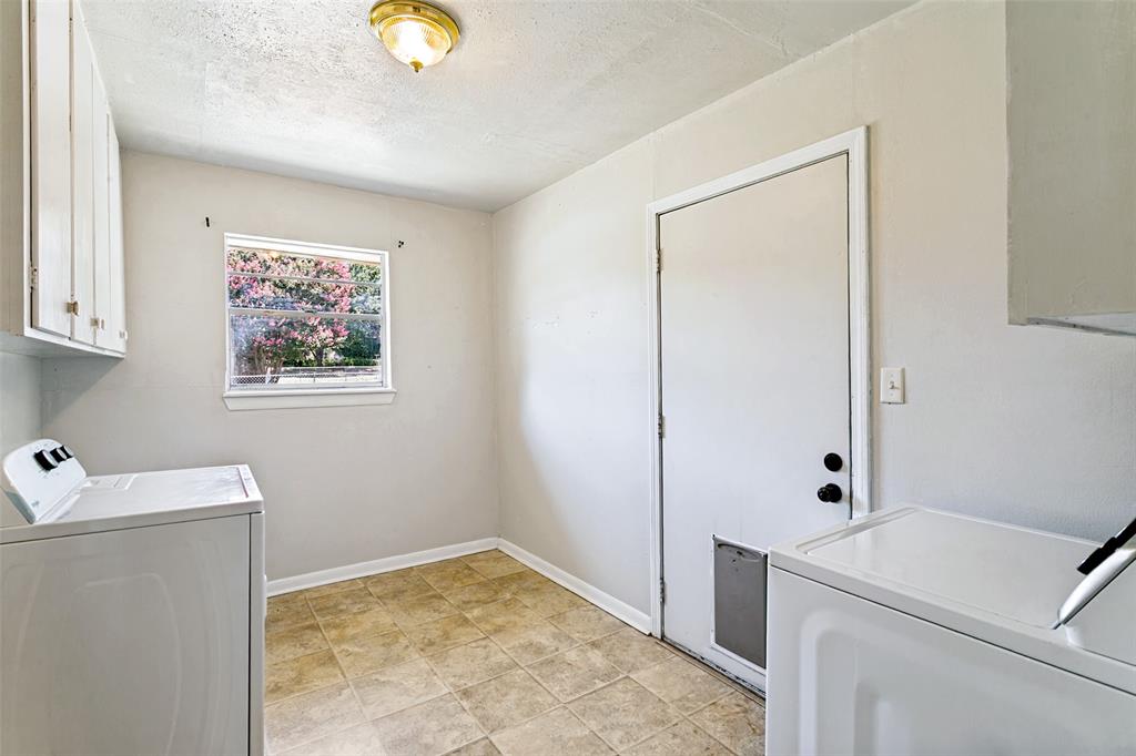 308 North Ave C Springtown, TX 76082 - Photo 22 of 25