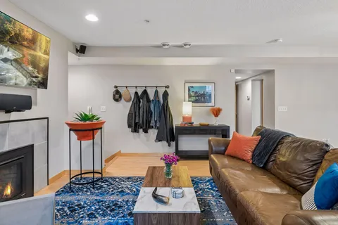 $250,000 | 1926 Pleasant Avenue, Unit 101, Minneapolis, MN 55403