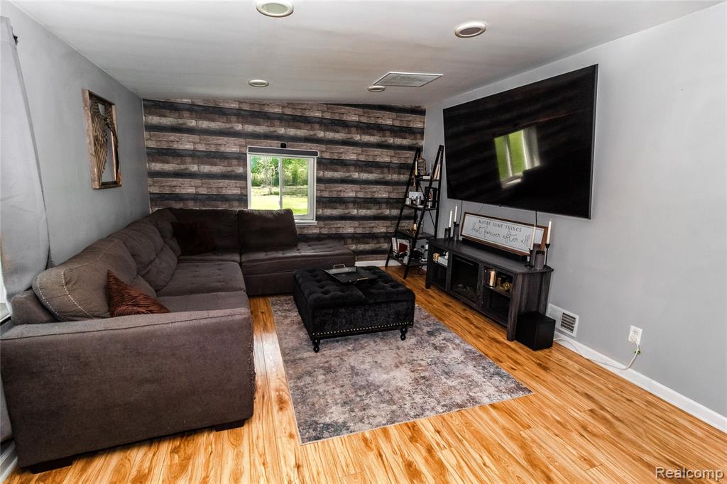 2579 Braidwood Road Memphis, MI 48041 - Photo 7 of 28