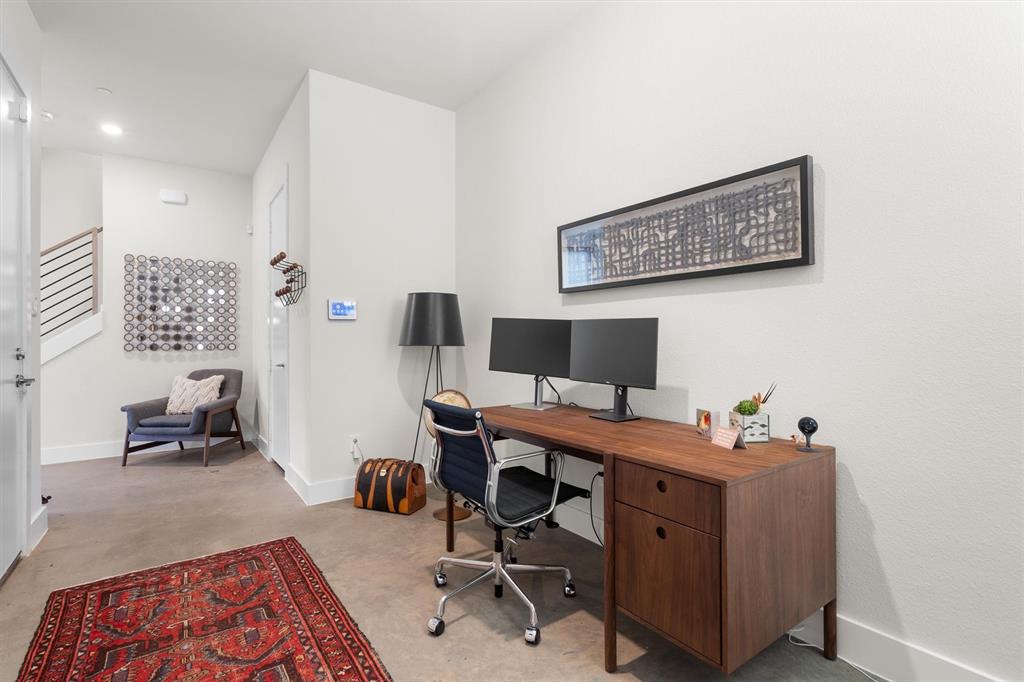 625 North Tyler Street, Unit 403 Dallas, TX 75208 - Photo 3 of 39