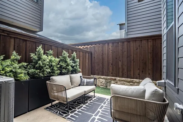 $3,400 | 625 North Tyler Street, Unit 403, Dallas, TX 75208