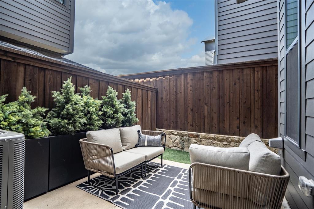 625 North Tyler Street, Unit 403 Dallas, TX 75208 - Photo 32 of 39