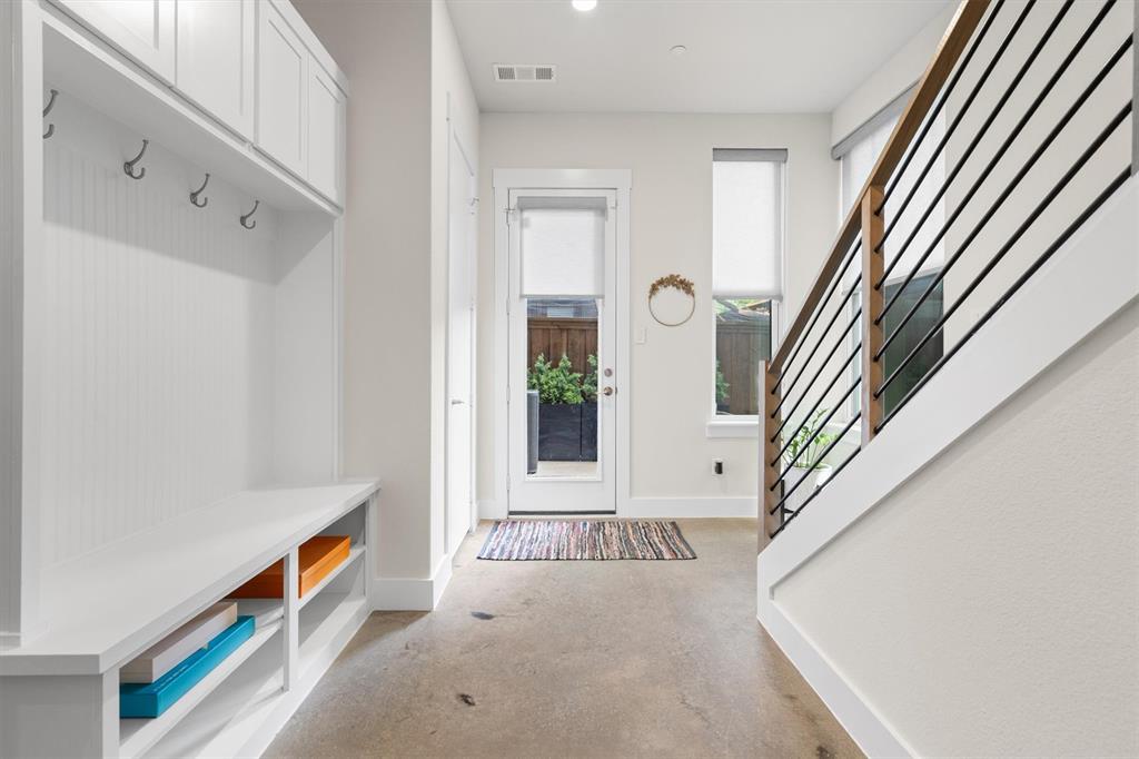 625 North Tyler Street, Unit 403 Dallas, TX 75208 - Photo 4 of 39