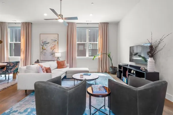 $3,400 | 625 North Tyler Street, Unit 403, Dallas, TX 75208