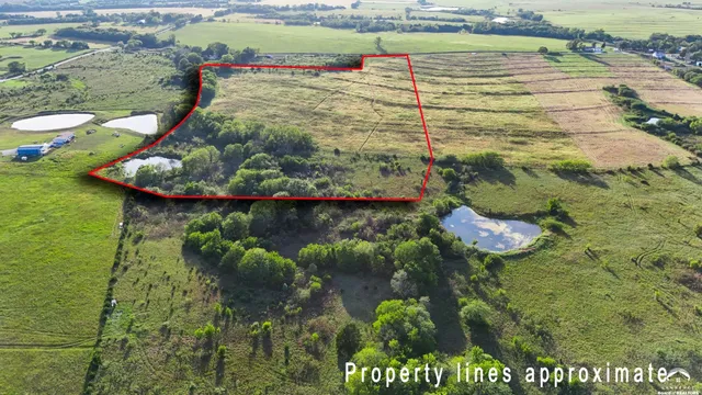 $155,000 | 7500 Southwest Davis Road, Auburn, KS 66402