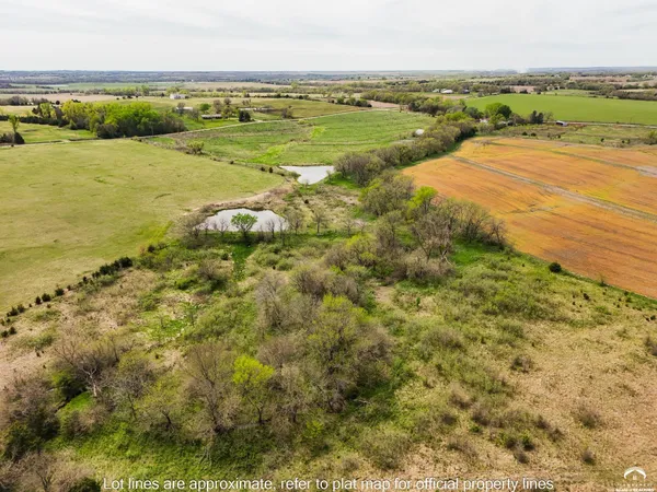 $155,000 | 7500 Southwest Davis Road, Auburn, KS 66402