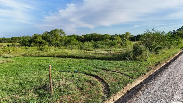 $155,000 | 7500 Southwest Davis Road, Auburn, KS 66402