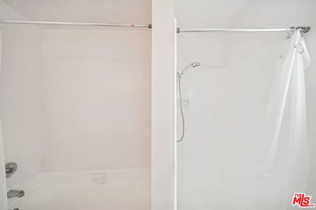 $2,350 | 842 Westbourne Drive, Unit 8, West Hollywood, CA 90069